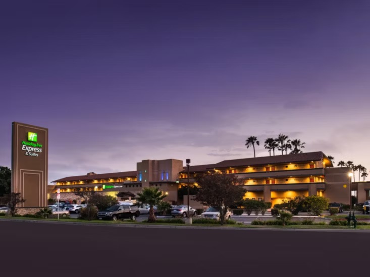 Holiday Inn Express & Suites, Ventura — Ventura, CA